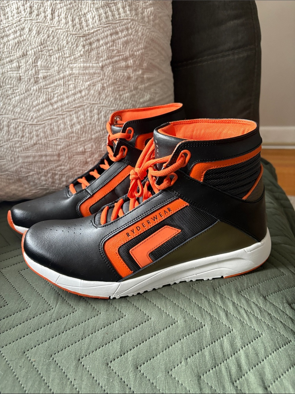 NWOT Ryderwear Men's Black & Orange High-Top Training Sneakers size 10